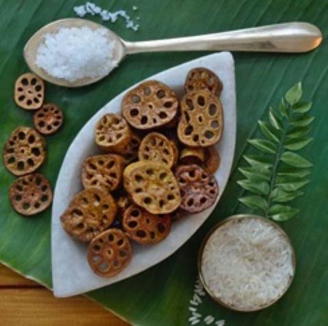tamara Khazangu (Lotus stem)
